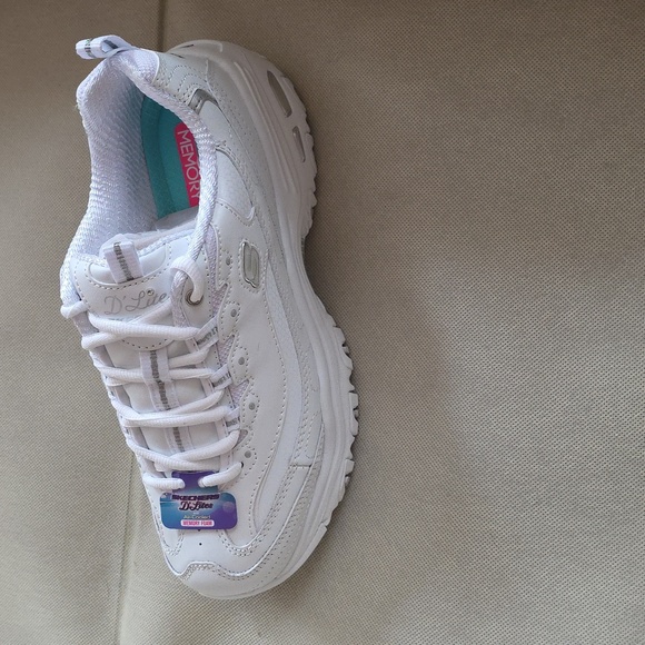 Skechers Women's D'Lites Fresh Start Memory Foam Lace-up Sneaker Fashion Without - Picture 2 of 6